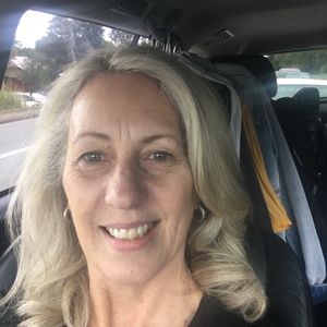 Meet your Posher, Lois